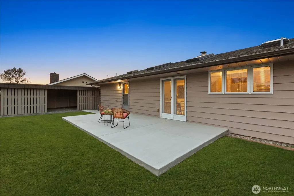 5614 66th Place SE Snohomish WA 98290