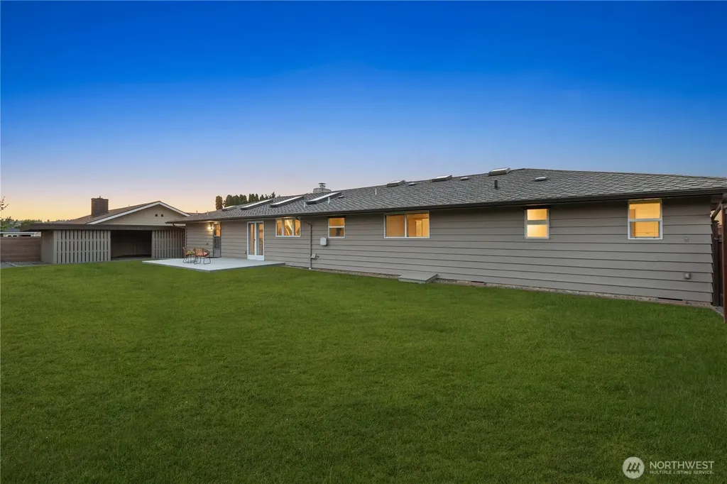 5614 66th Place SE Snohomish WA 98290