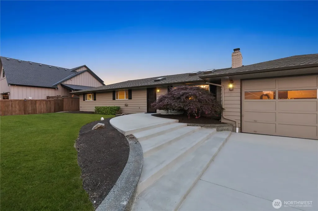 5614 66th Place SE Snohomish WA 98290