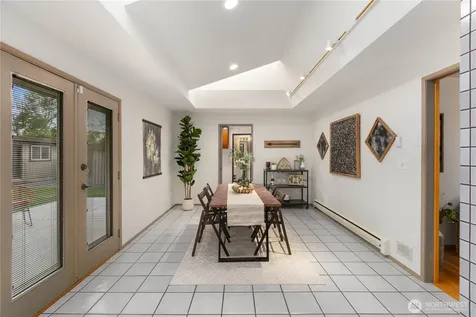 5614 66th Place SE Snohomish WA 98290