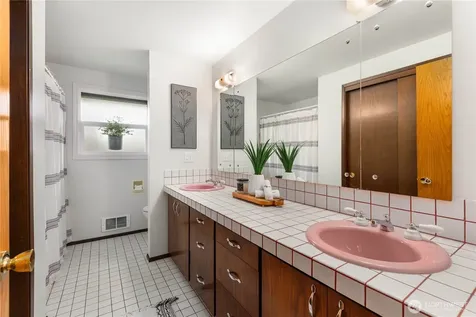 5614 66th Place SE Snohomish WA 98290