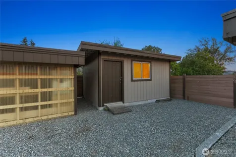 5614 66th Place SE Snohomish WA 98290