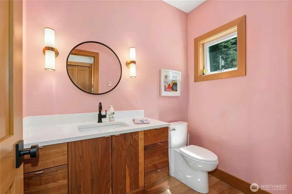 1447 Elm Place Freeland WA 98249