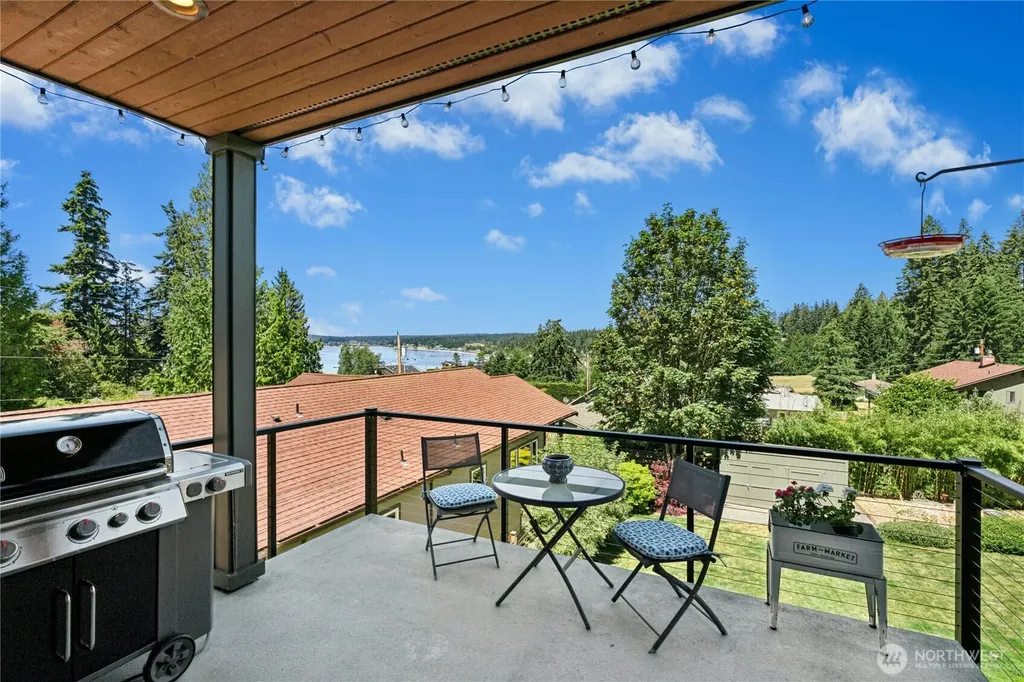 1447 Elm Place Freeland WA 98249