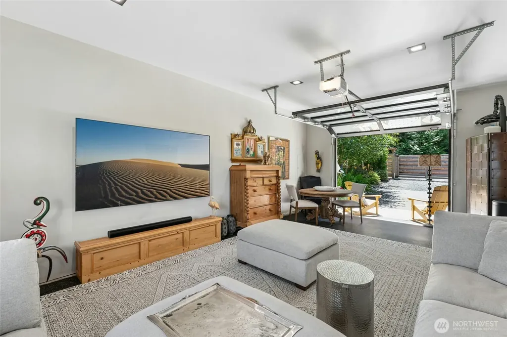 1447 Elm Place Freeland WA 98249