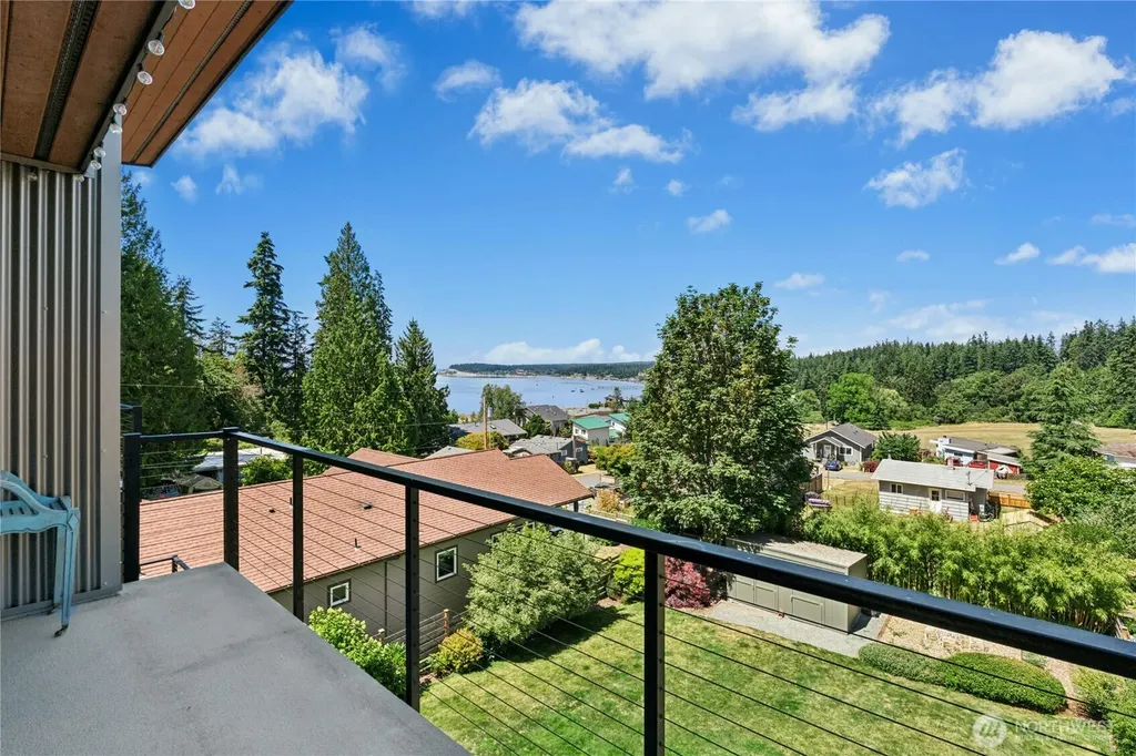 1447 Elm Place Freeland WA 98249