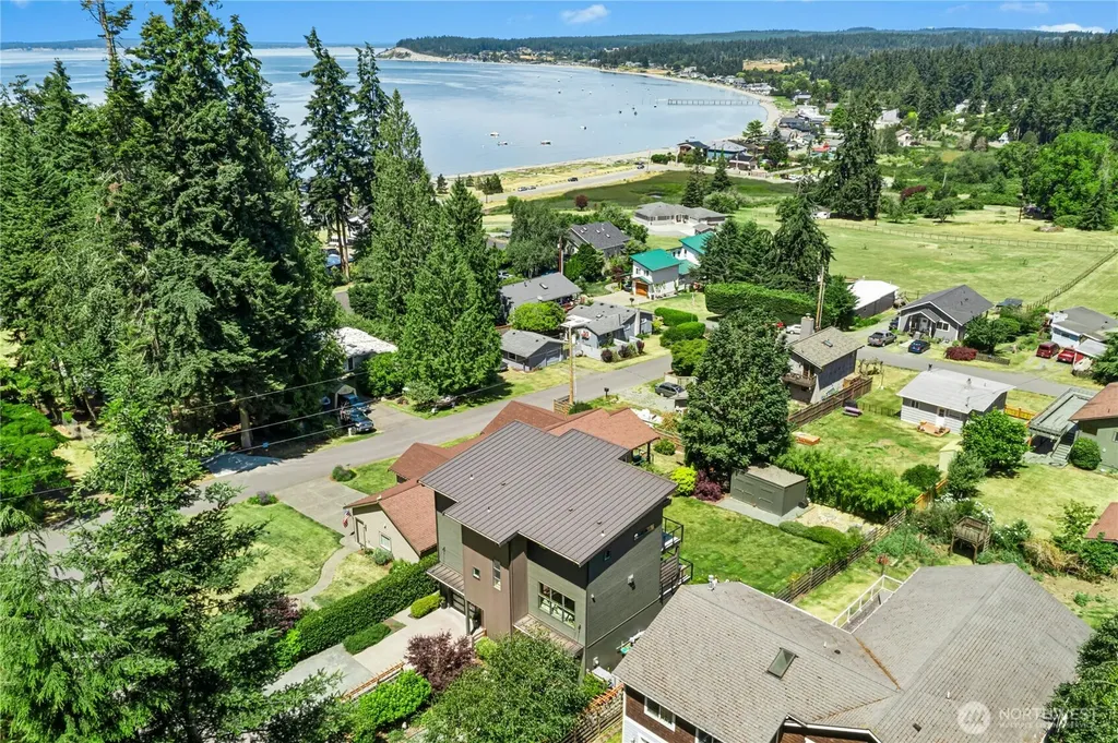 1447 Elm Place Freeland WA 98249