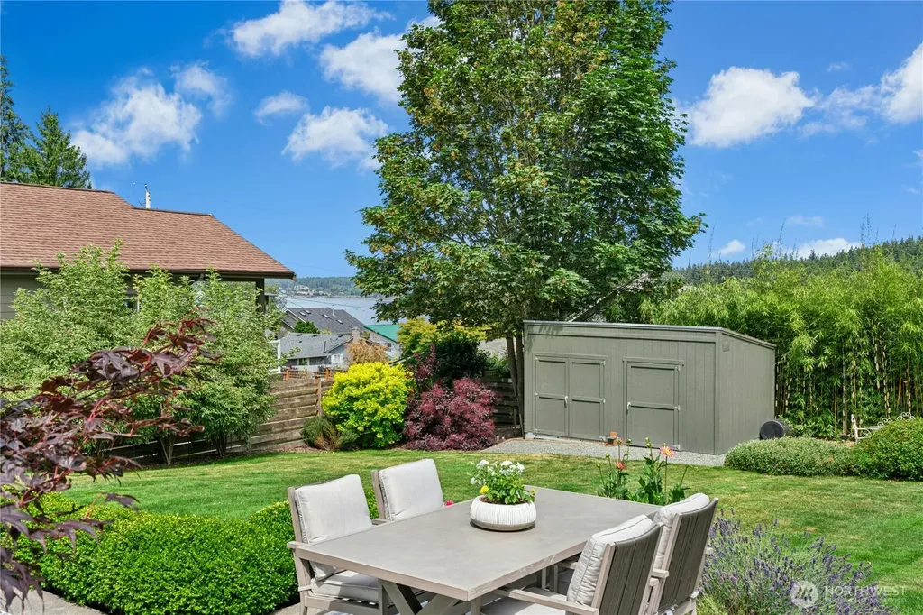 1447 Elm Place Freeland WA 98249