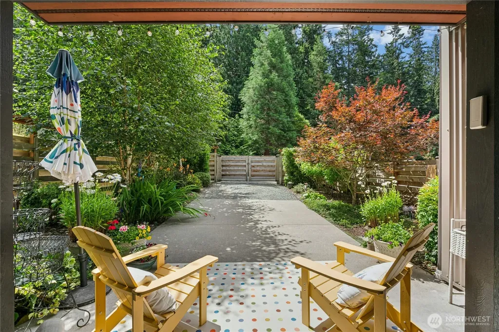 1447 Elm Place Freeland WA 98249