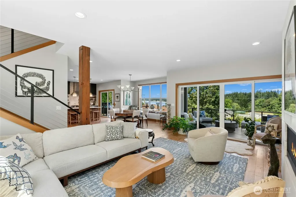 1447 Elm Place Freeland WA 98249