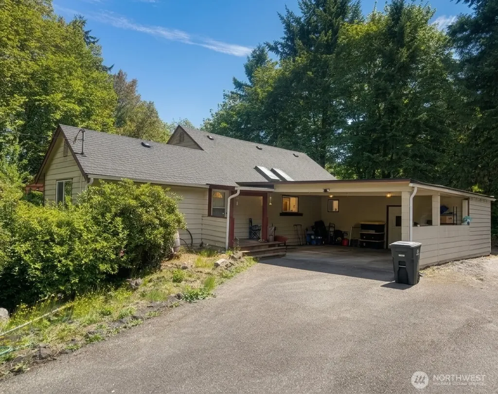 991 E North Bay Road Allyn WA 98524