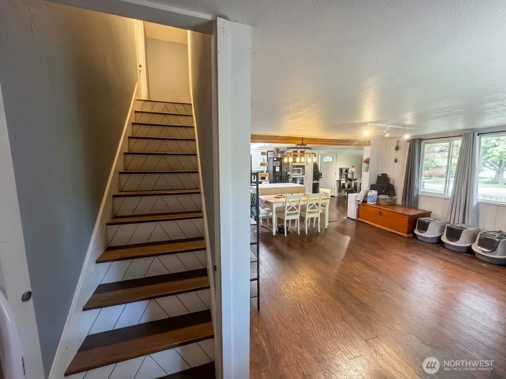 991 E North Bay Road Allyn WA 98524