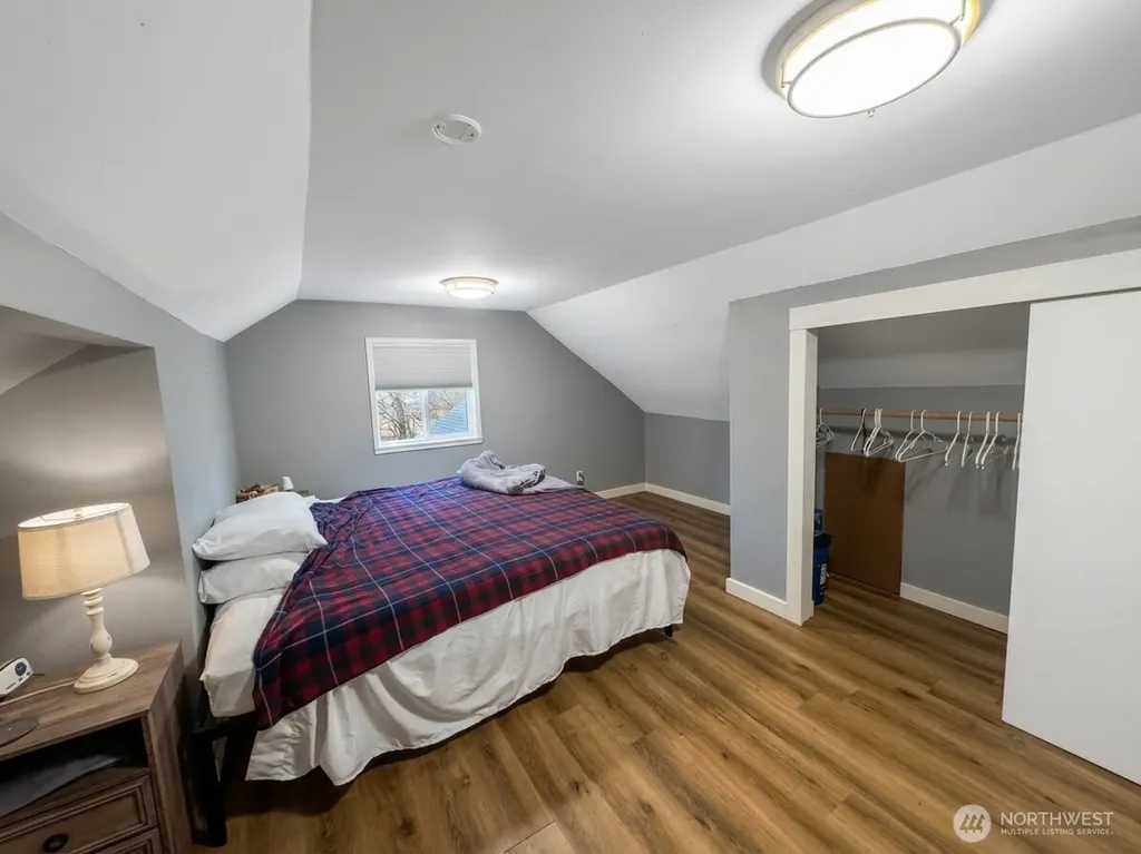 991 E North Bay Road Allyn WA 98524
