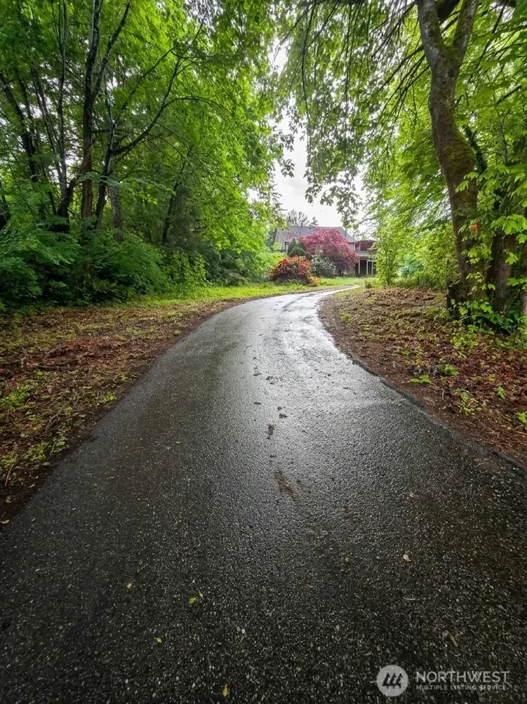 991 E North Bay Road Allyn WA 98524