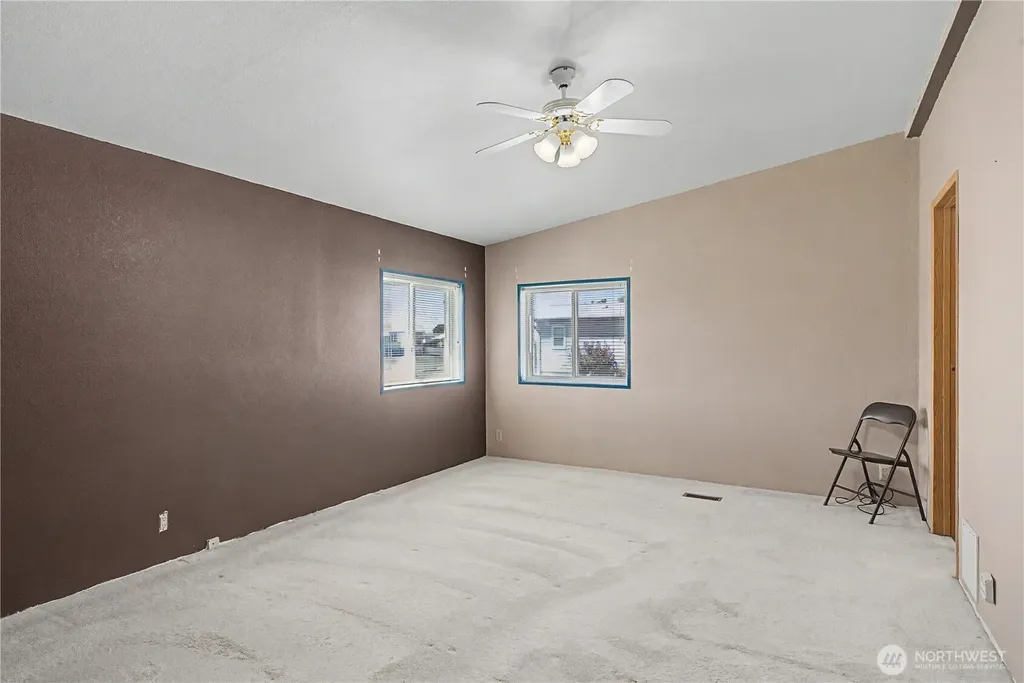2240 W Broadway Avenue Moses Lake WA 98837