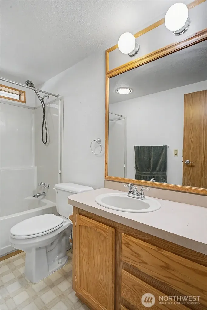 2240 W Broadway Avenue Moses Lake WA 98837