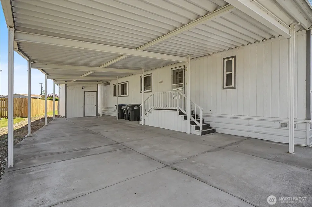 2240 W Broadway Avenue Moses Lake WA 98837