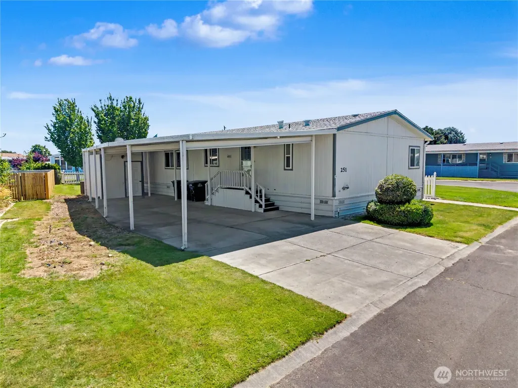 2240 W Broadway Avenue Moses Lake WA 98837