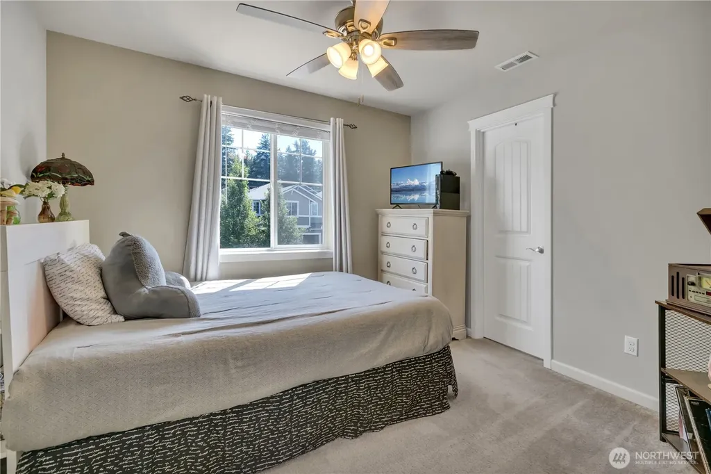 3813 Discovery Avenue SW Bremerton WA 98312