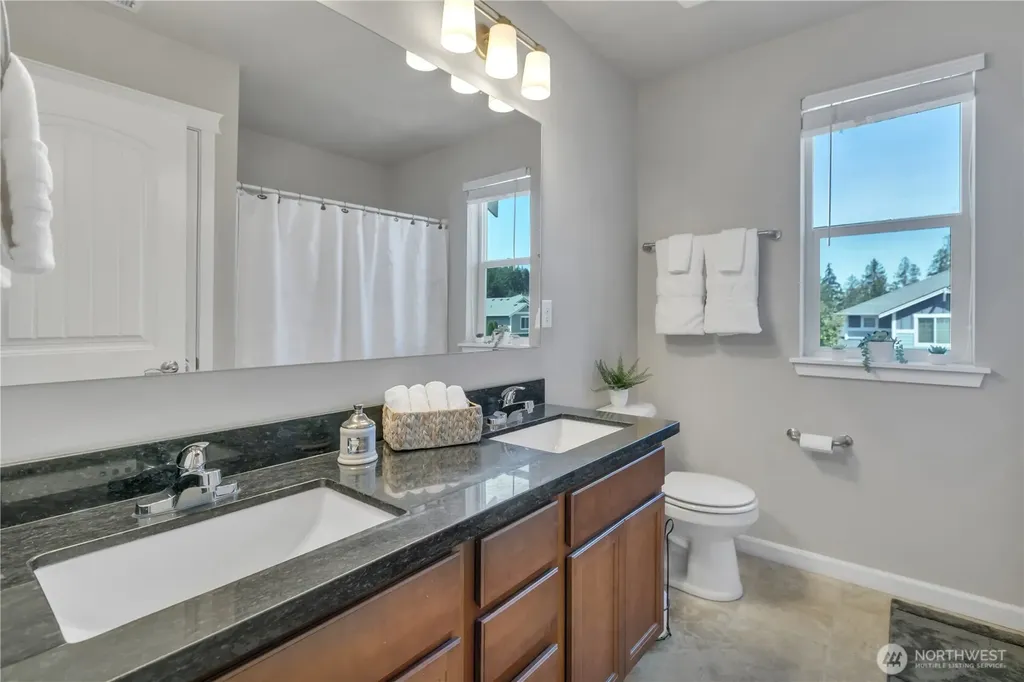 3813 Discovery Avenue SW Bremerton WA 98312