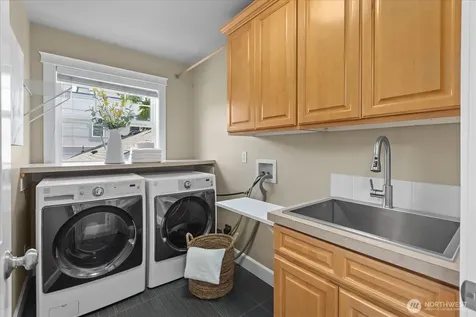 4318 SW Willow Street Seattle WA 98136