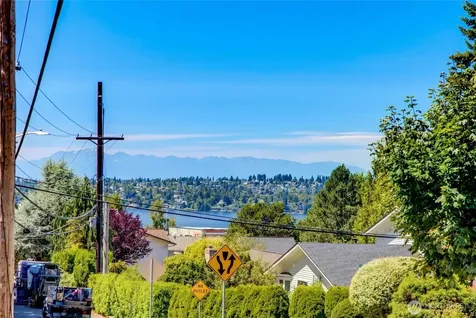 10603 NE 60th Street Kirkland WA 98033
