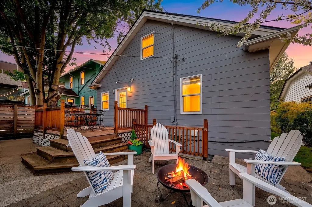 954 19th Avenue E Seattle WA 98112