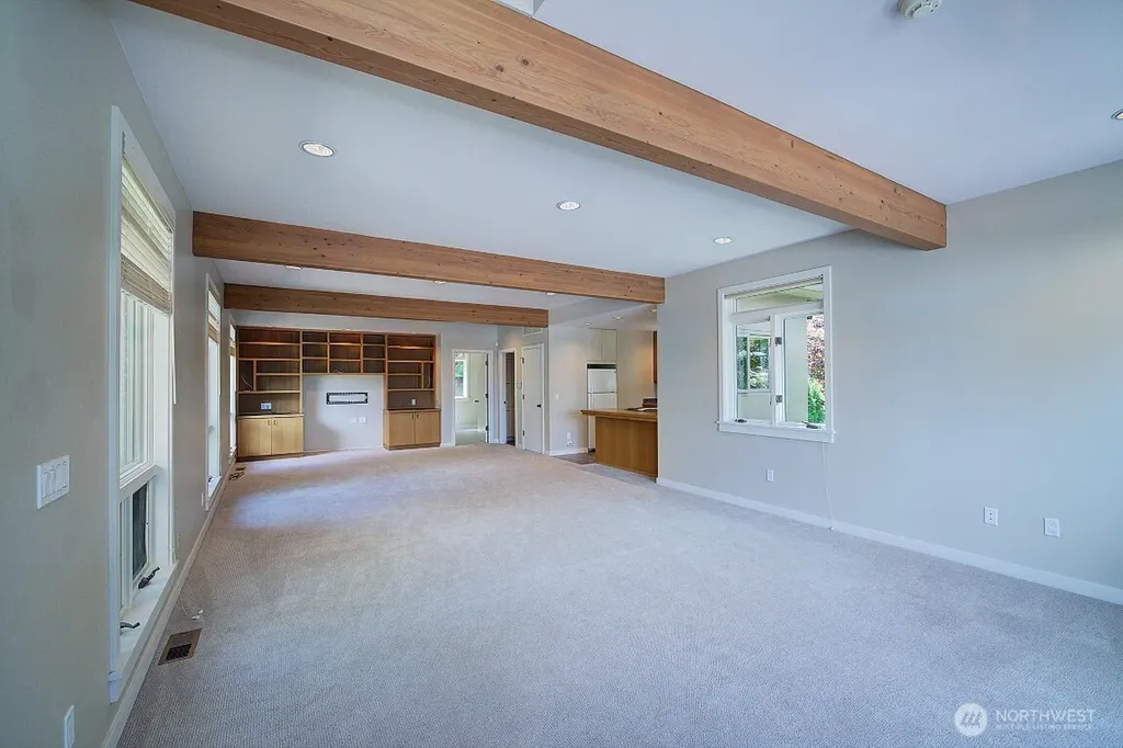 1605 73rd Avenue NE Medina WA 98039