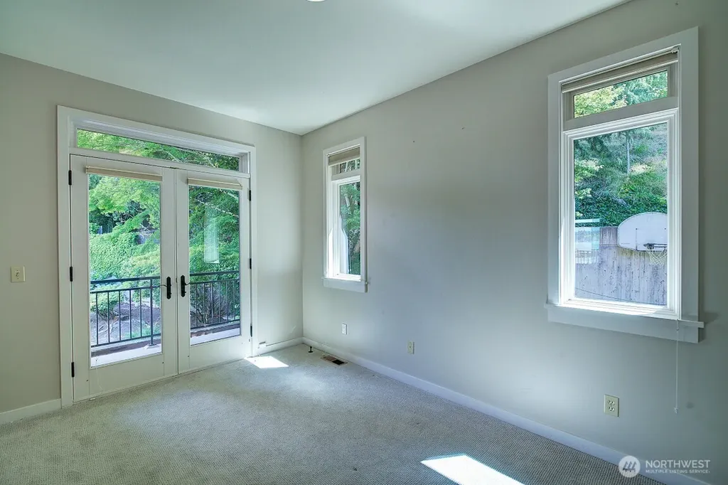 1605 73rd Avenue NE Medina WA 98039