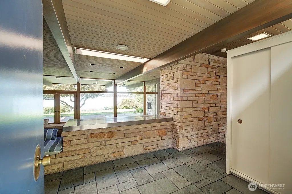 1605 73rd Avenue NE Medina WA 98039