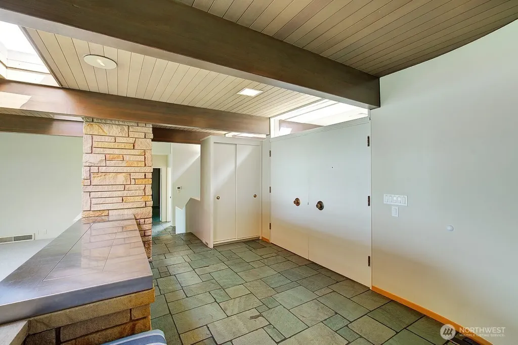 1605 73rd Avenue NE Medina WA 98039