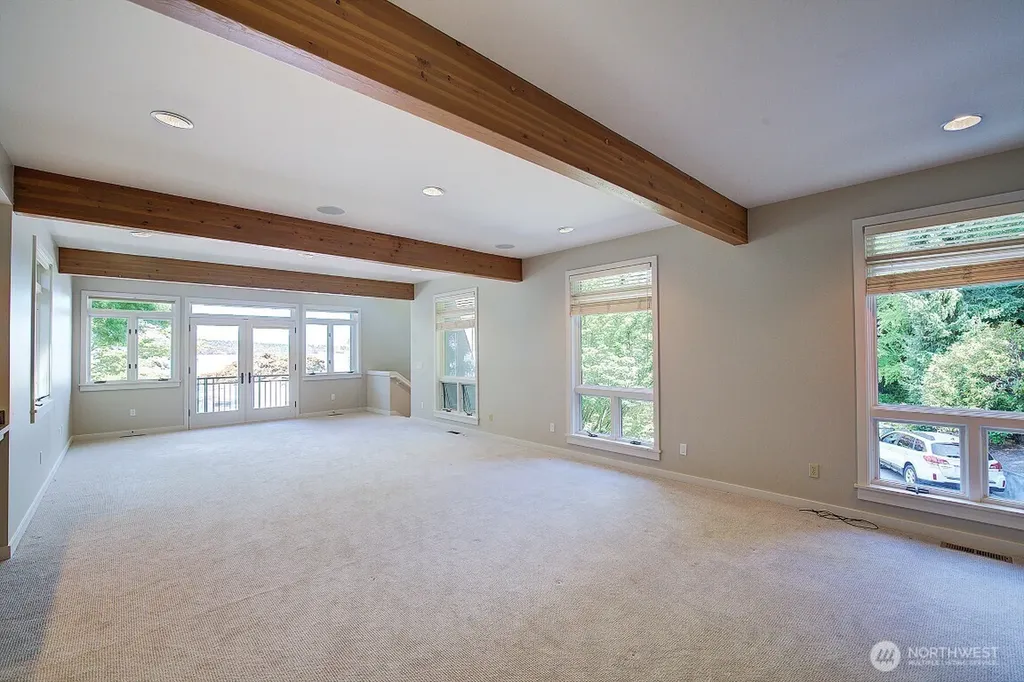 1605 73rd Avenue NE Medina WA 98039