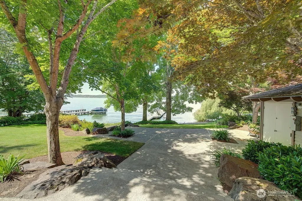 1605 73rd Avenue NE Medina WA 98039