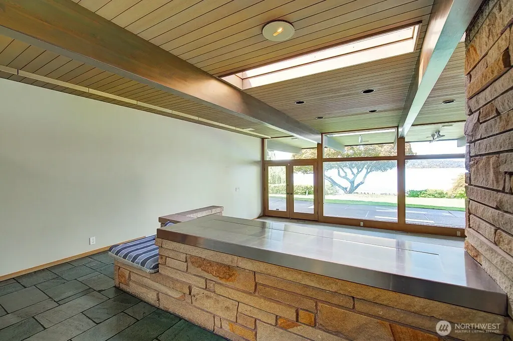 1605 73rd Avenue NE Medina WA 98039