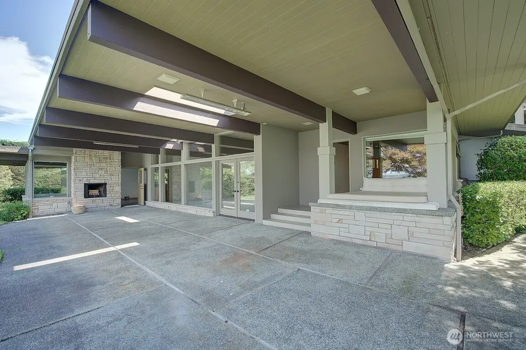 1605 73rd Avenue NE Medina WA 98039