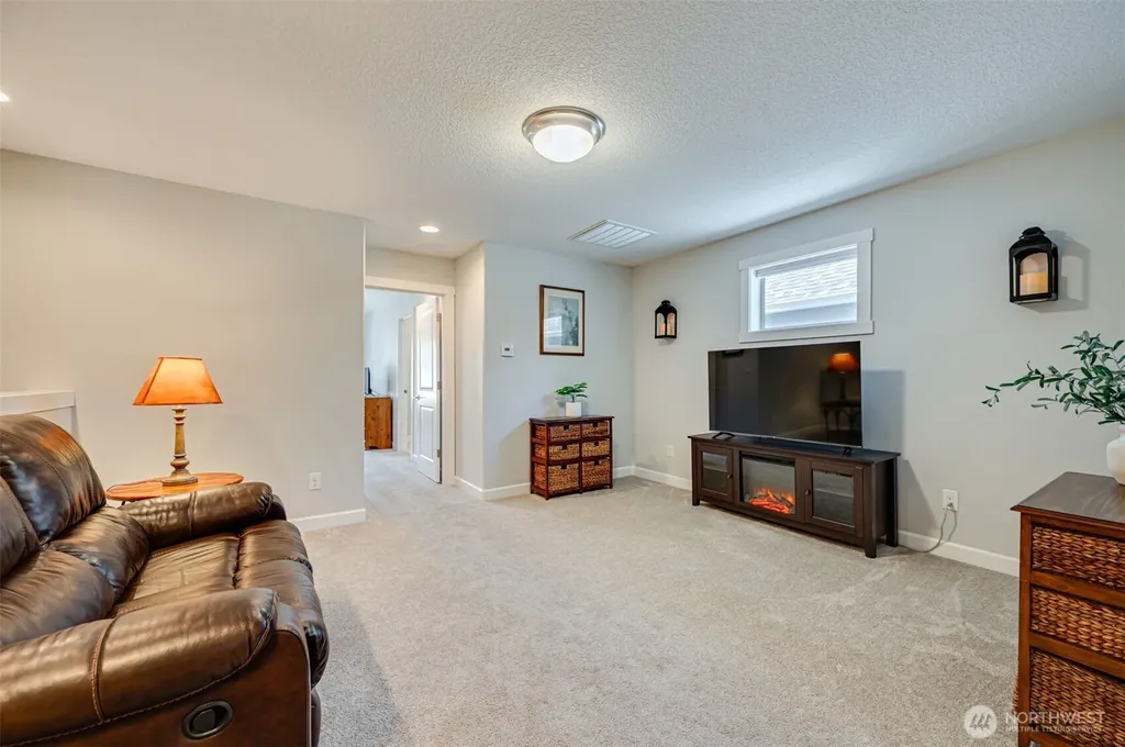 13731 NW 7th Place Vancouver WA 98685