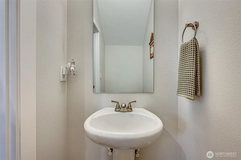 13731 NW 7th Place Vancouver WA 98685