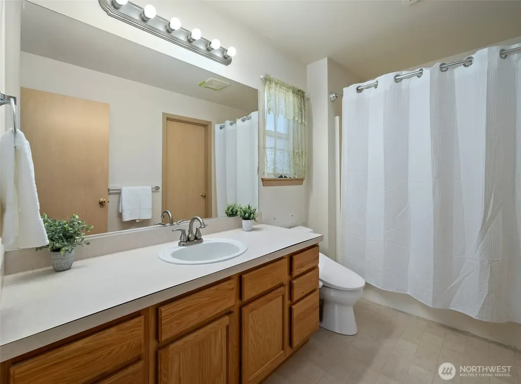 1073 Opal Lane Burlington WA 98233
