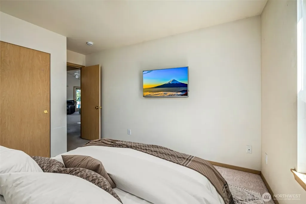 1073 Opal Lane Burlington WA 98233
