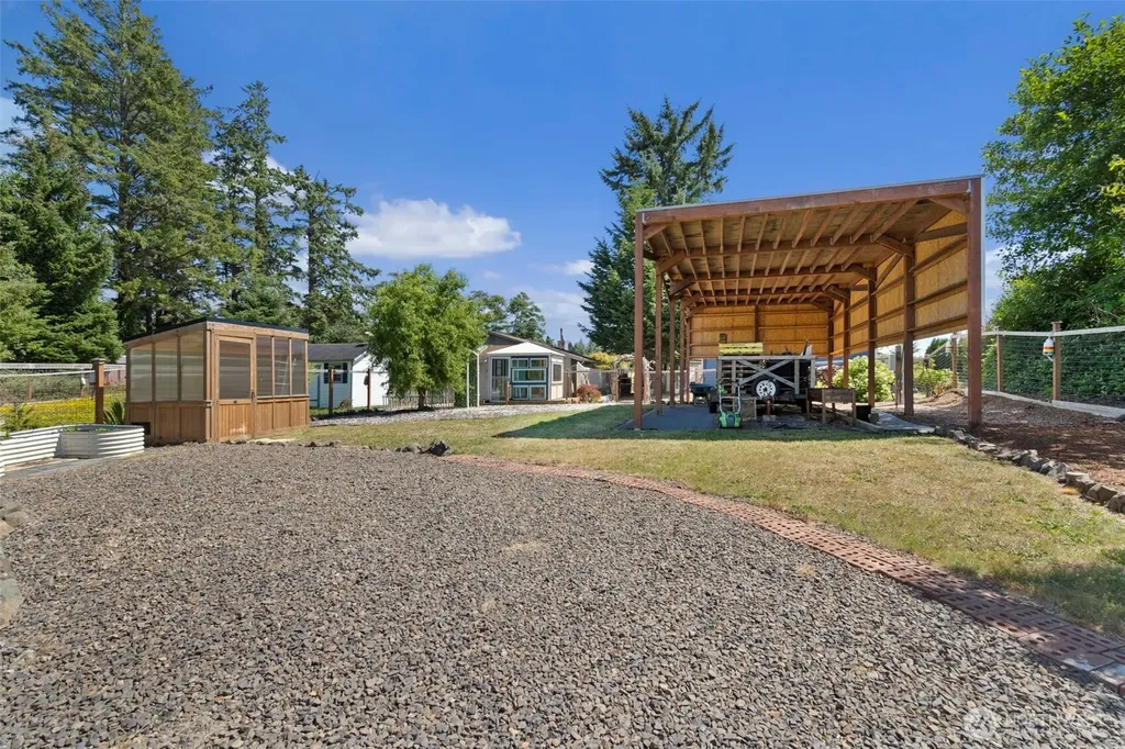 4 Bayshore Road South Bend WA 98586