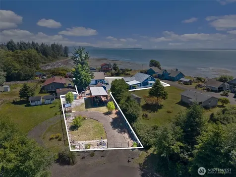 4 Bayshore Road South Bend WA 98586