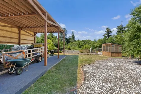 4 Bayshore Road South Bend WA 98586