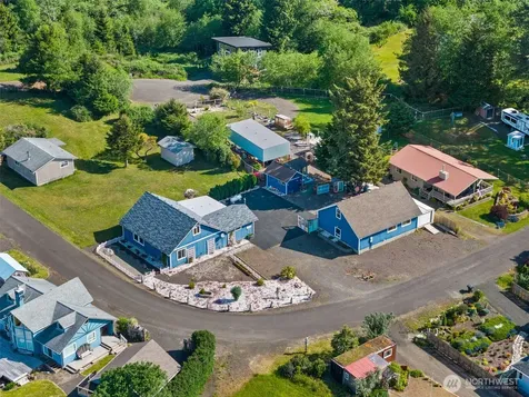 4 Bayshore Road South Bend WA 98586