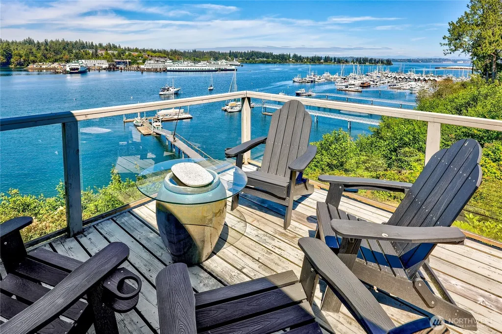 5834 Packard Lane NE Bainbridge Island WA 98110