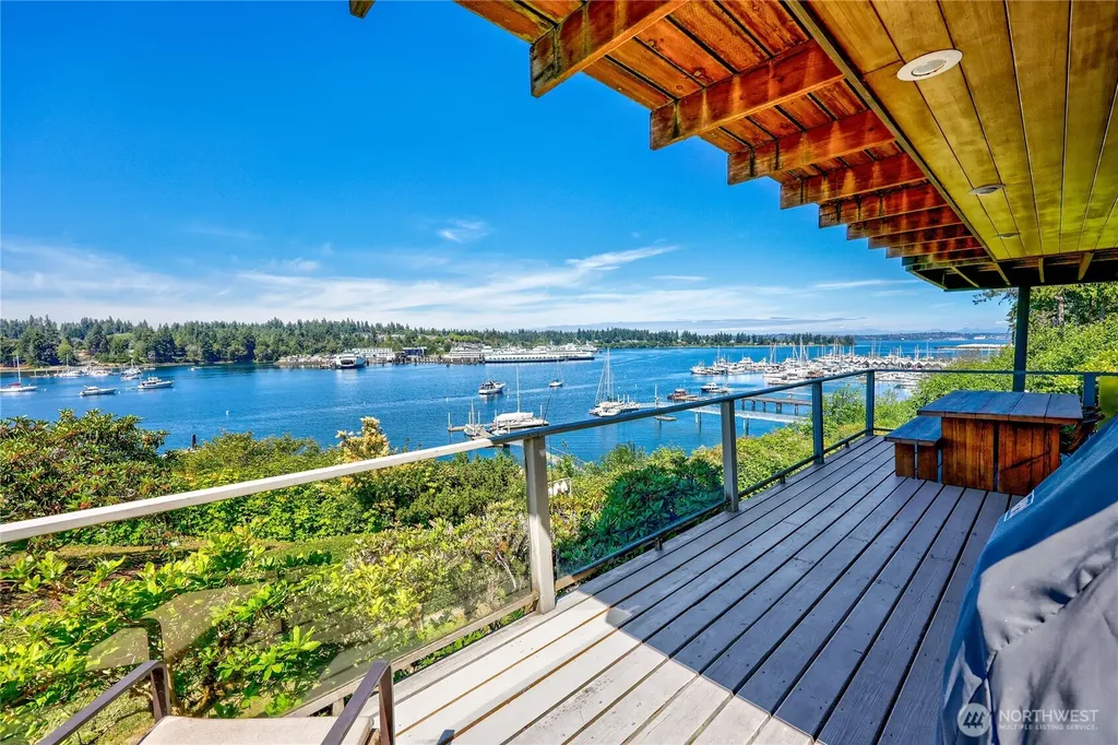 5834 Packard Lane NE Bainbridge Island WA 98110