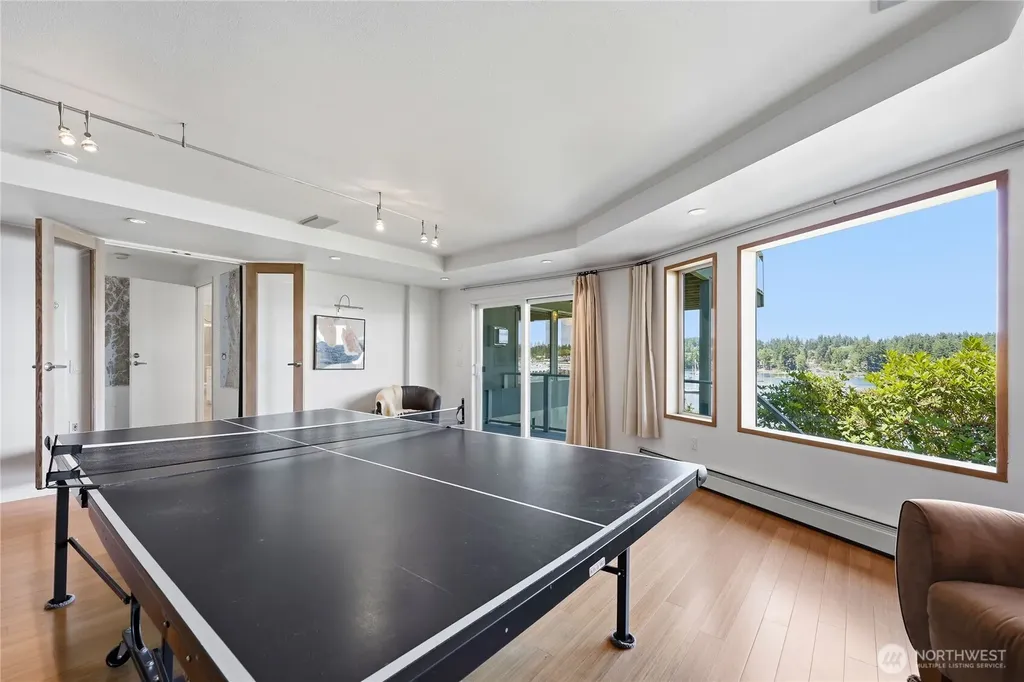 5834 Packard Lane NE Bainbridge Island WA 98110