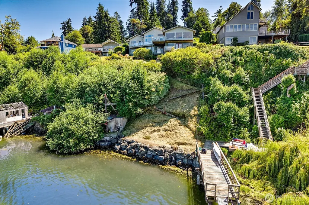 5834 Packard Lane NE Bainbridge Island WA 98110