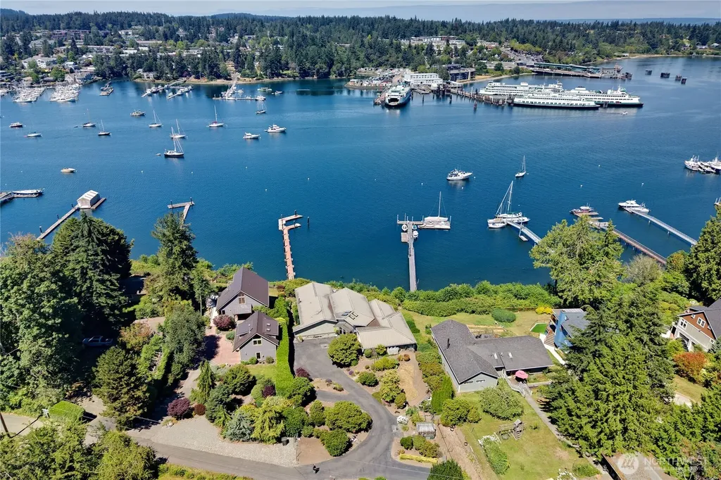 5834 Packard Lane NE Bainbridge Island WA 98110