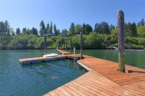 5834 Packard Lane NE Bainbridge Island WA 98110