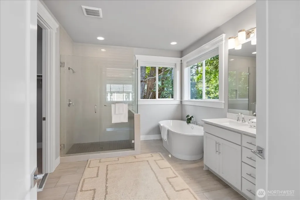 18829 33rd Avenue NE Lake Forest Park WA 98155